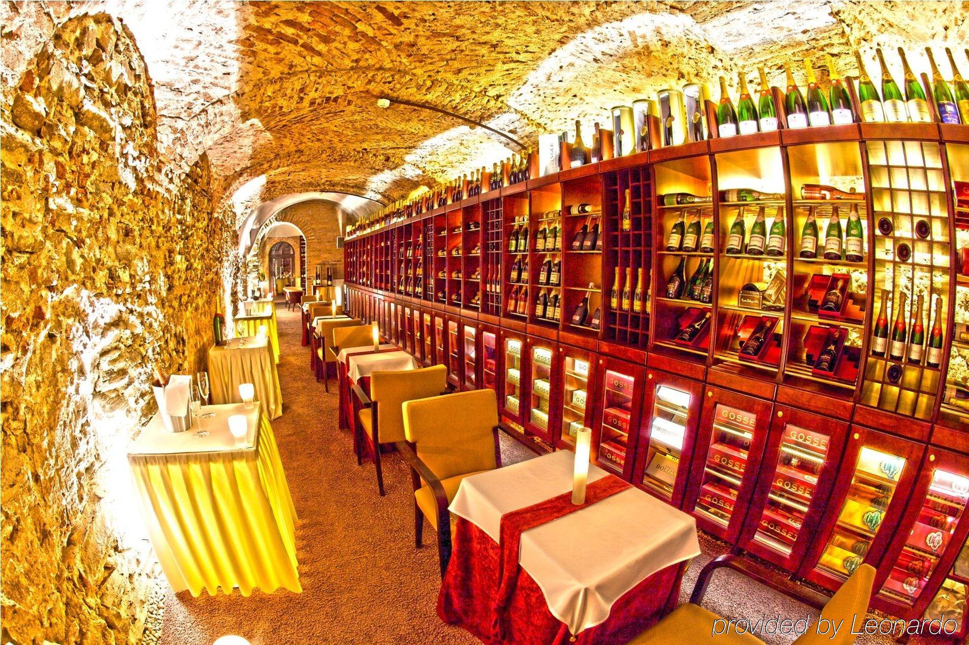Boutique Hotel Zlaty Dukat Košice Εστιατόριο φωτογραφία